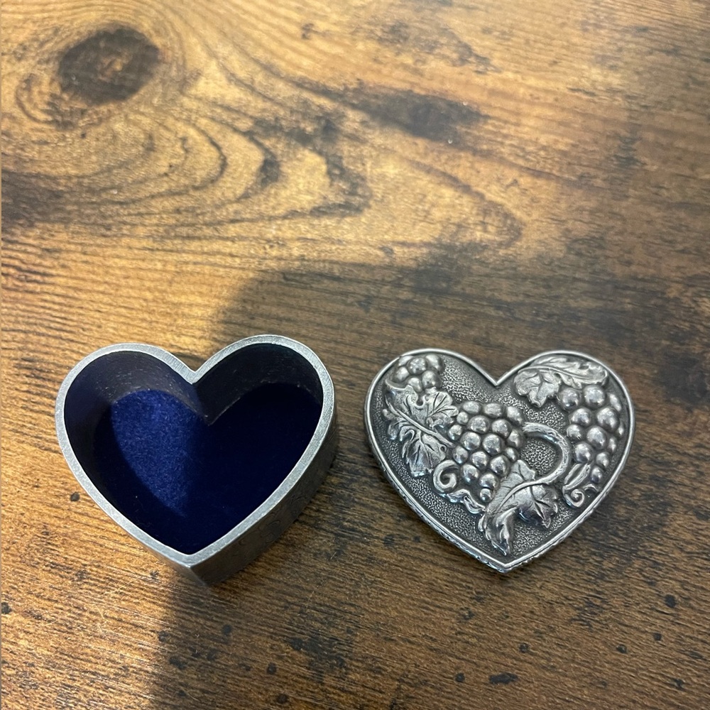 Heritage Pewter 1991 Vintage Heart Shaped Grapevine Design Miniature Trinket Box